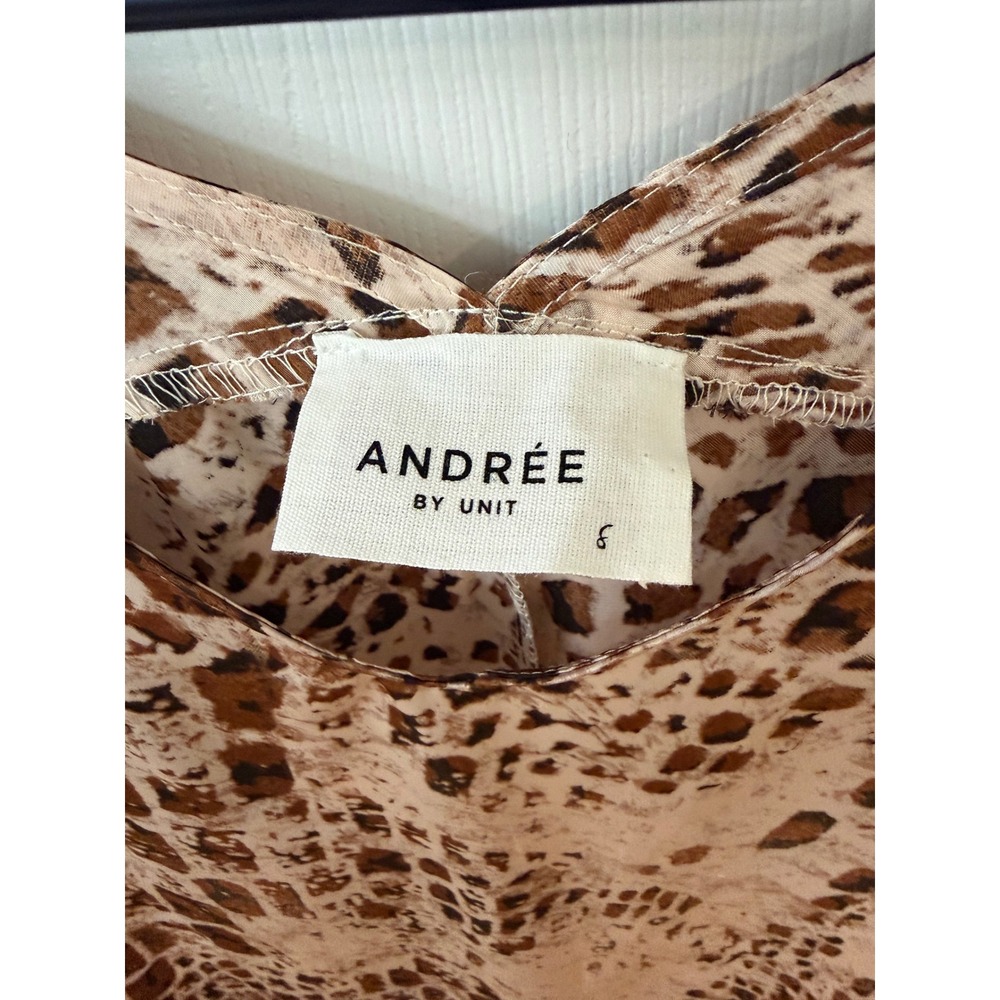 Andree by Unit Blouse Womens Small Brown Animal Print V-Neck Short Sleeve T11181 - Picture 3 of 4
